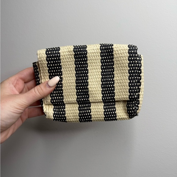 New Day Straw Bracelet Bag - Picture 2 of 8